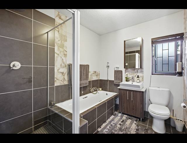 2 BEDROOM TOWNHOUSE FOR SALE IN CRAIGAVON